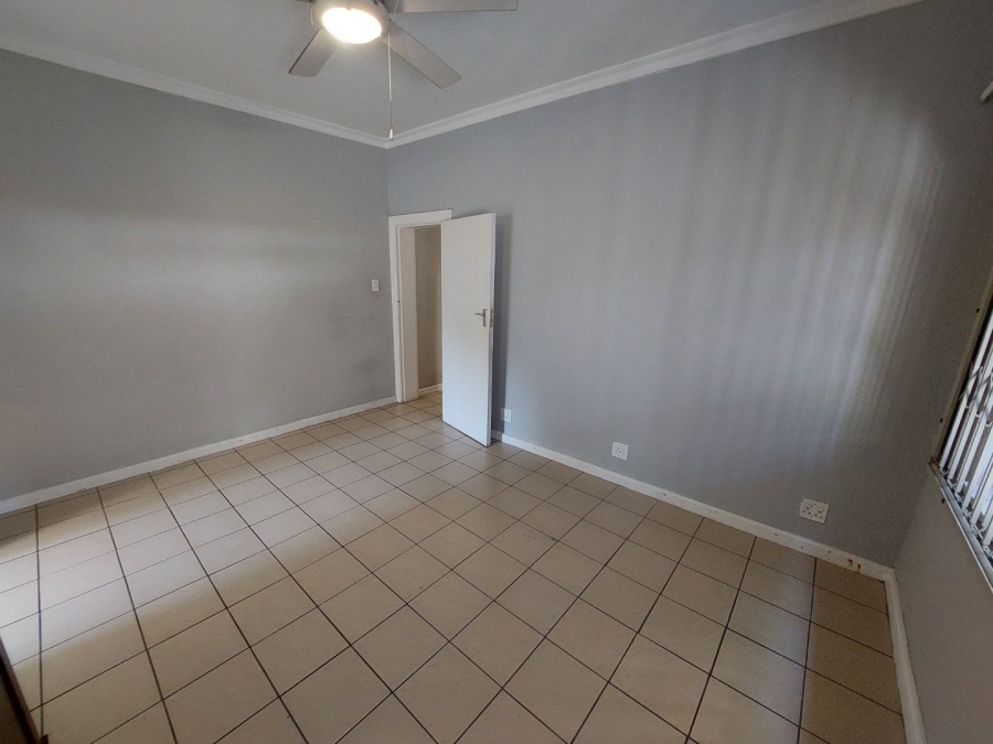 To Let 4 Bedroom Property for Rent in Claremont Western Cape